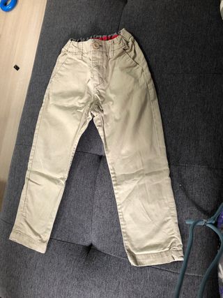 Pantalon niño talla 3\\/4 de segunda mano por 1 EUR en Badalona en WALLAPOP