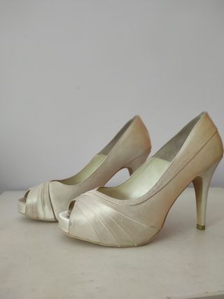 Zapatos de novia Menbur de segunda mano en WALLAPOP