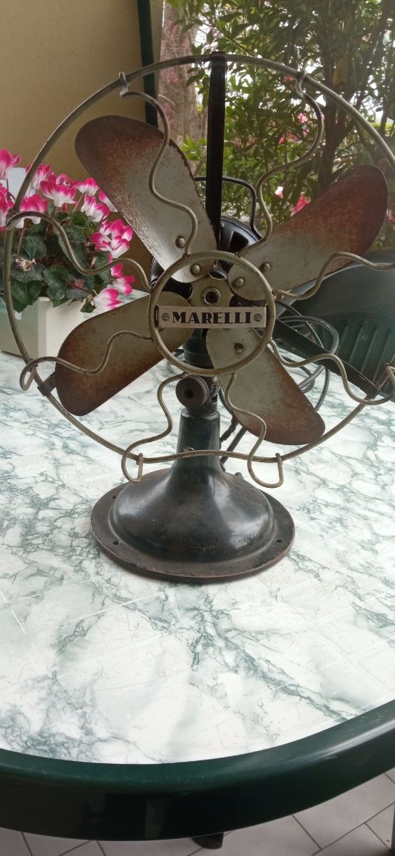 ventilatore vintage Magneti Marelli da parte indus