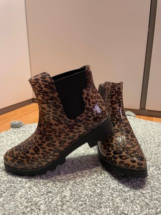 Botines de agua Venca con paraguas de segunda mano por 4 EUR en Reus en  WALLAPOP