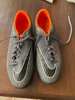 Nike Hypervenom multitaco de segunda mano por 13 EUR en Granada en WALLAPOP