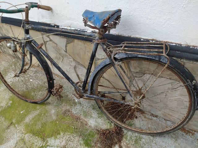 bicicleta antigua de los años 60
