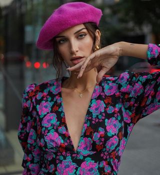 Vestido drapeado estampado flores Zara S de segunda mano por 20 EUR en  Madrid en WALLAPOP