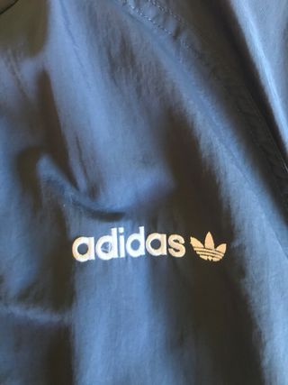 Cortavientos vintage comprada en el jd Adidas me de segunda mano por 35 EUR  en Madrid en WALLAPOP