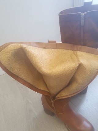 Botas altas Zapshop de segunda mano por 25 EUR en Valladolid en WALLAPOP