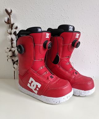 Botas snow DC hombre 41 de segunda mano por 210 EUR en Burgos en WALLAPOP