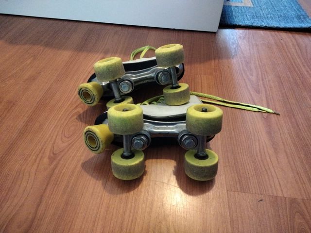 Patines 4 ruedas. Talla 32