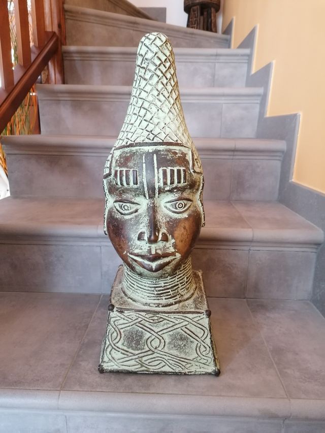 Cabeza Reina Madre Idia Benín. 