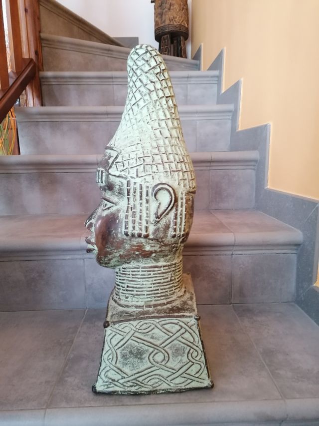 Cabeza Reina Madre Idia Benín. 