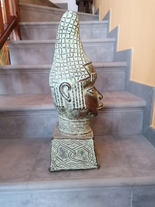 Cabeza Reina Madre Idia Benín. 