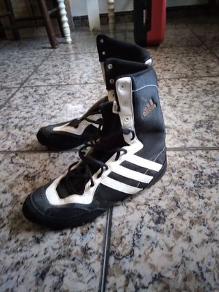 Botas de boxeo adidas talla 42 42,5 de segunda mano por 20 EUR en Canet  d\\'En Berenguer en WALLAPOP