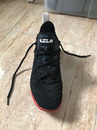 Zapatillas Lebron james 16 de segunda mano por 20 EUR en Las Zocas en  WALLAPOP