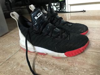 Zapatillas Lebron james 16 de segunda mano por 20 EUR en Las Zocas en  WALLAPOP