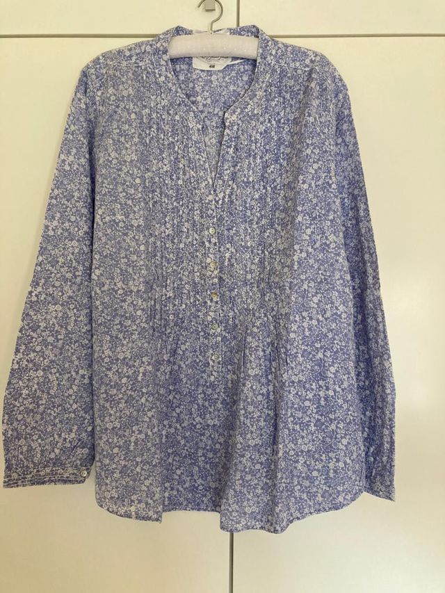 Blusa mujer azul de flores de HyM