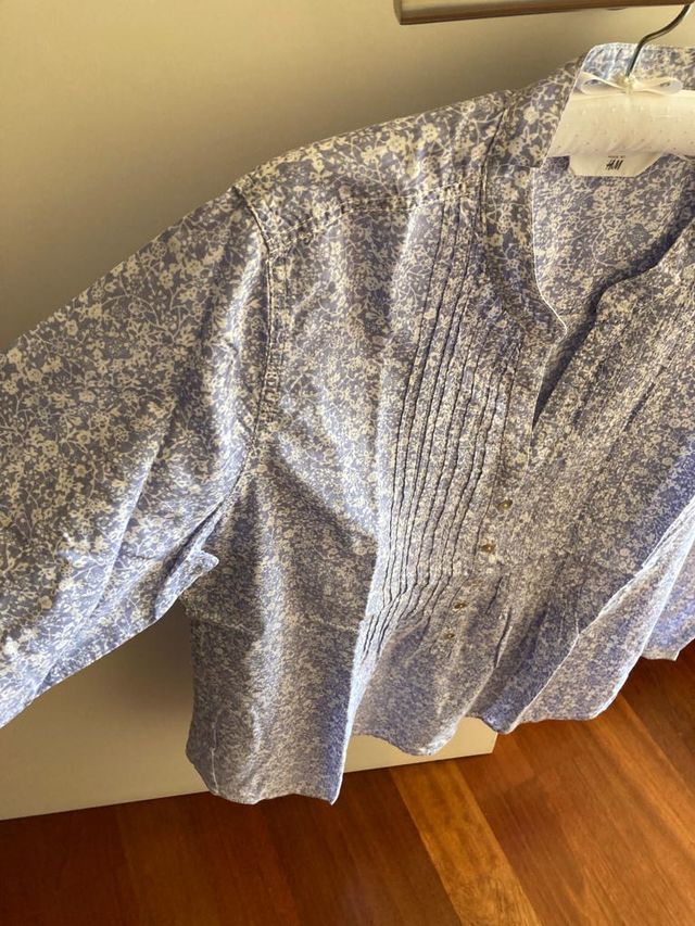 Blusa mujer azul de flores de HyM