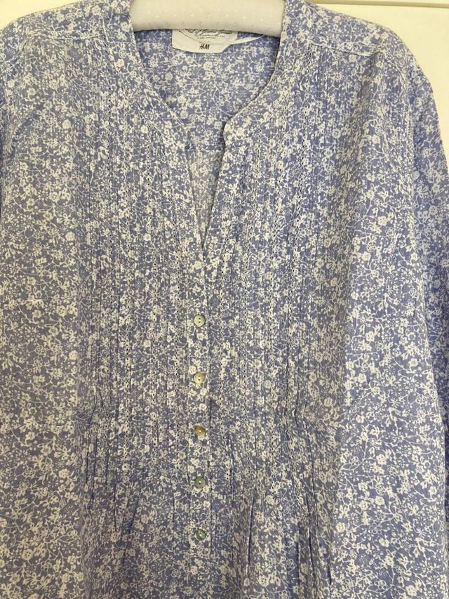 Blusa mujer azul de flores de HyM