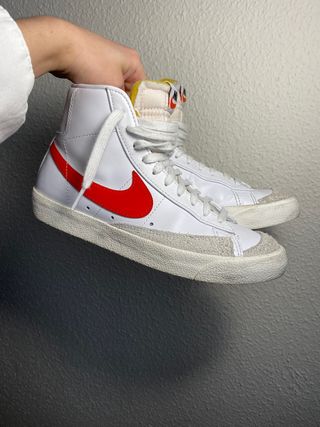 Zapatillas Nike Blazer Mid\\' 77 de segunda mano por 47 EUR en Valladolid en  WALLAPOP
