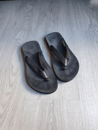 Chanclas Olaian Negras Talla 39 de segunda mano por 10 EUR en Logroño en  WALLAPOP