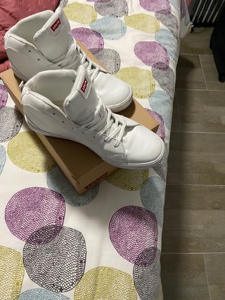 Botas levis de segunda mano por 35 EUR en Navalmoral de la Mata en WALLAPOP