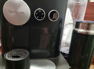 Cafetera Nespresso Expert \u0026 Milk de segunda mano en WALLAPOP