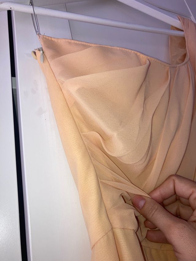 Vestido largo drapeado color vainilla