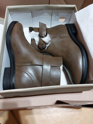 Botines mujer ONLY de segunda mano por 25 EUR en Alhaurín de la Torre en  WALLAPOP