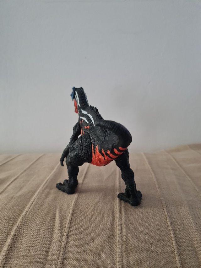 Dinosaurio de juguete