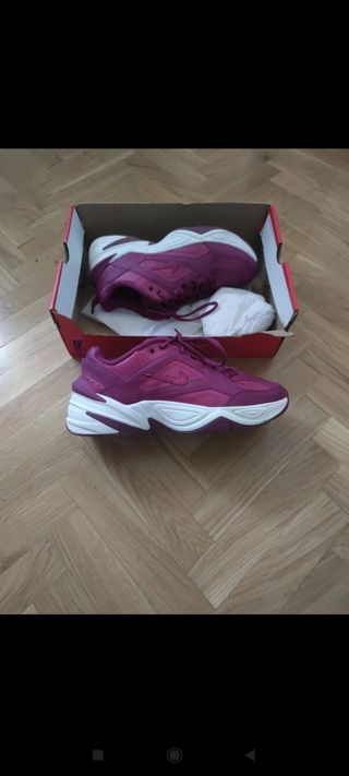 W Nike M2K Tekno Moradas de segunda mano por 60 EUR en Madrid en WALLAPOP