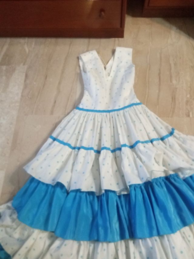 Vestido sevillana de niña