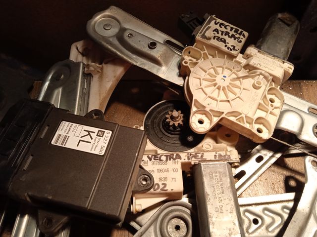 OPEL VECTRA,  PILOTOS, MOTORES ELEVALUNAS,