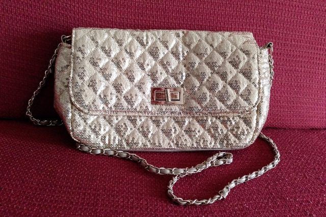 Bolso de fiesta dorado