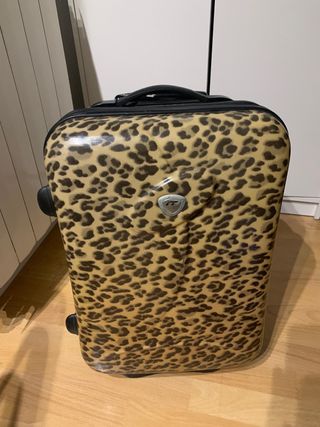 Maleta leopardo 55*35*20 de segunda mano por 10 EUR en L\\'Hospitalet de  Llobregat en WALLAPOP
