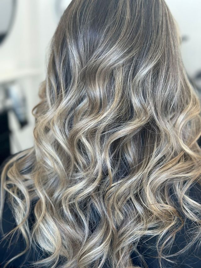 Expecialista en mechas , balayages, color