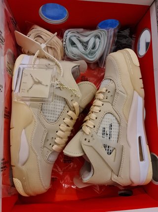 Jordan Retro 4 sp de segunda mano por 250 EUR en Barcelona en WALLAPOP
