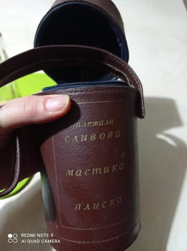 portabottigliette con 3 bottigliette in pelle