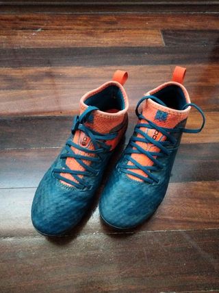 Botas futbol de segunda mano por 15 EUR en Itziar en WALLAPOP
