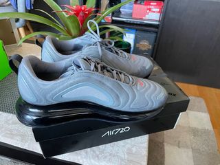 Zapatillas Nike Air Max 720 grises con Naranja de segunda mano por 70 EUR  en Madrid en WALLAPOP