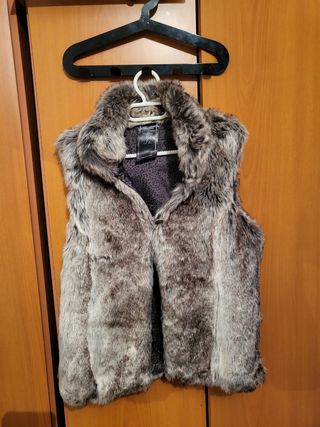 Chaleco pelo bershka talla L de segunda mano por 9,99 EUR en Valencia en  WALLAPOP