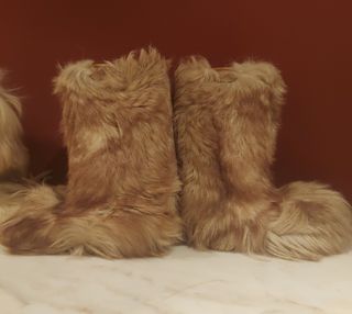 Botas apreski pelo cabra de segunda mano por 40 EUR en Valencia en WALLAPOP