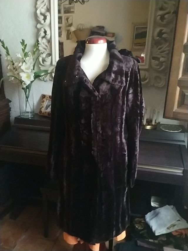 ABRIGO SÍMIL ASTRACÁN