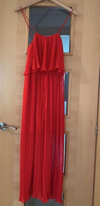 Mono plisado zara de segunda mano por 15 EUR en Linares en WALLAPOP