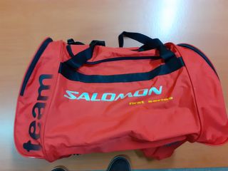 Bolsa de deporte Salomon de segunda mano por 30 EUR en Cáceres en WALLAPOP