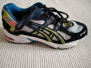 Zapatillas Asics duomax de segunda mano por 50 EUR en Madrid en WALLAPOP
