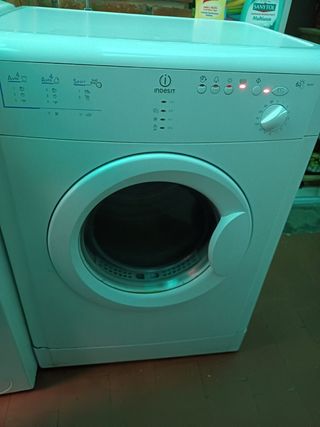 Secadora 6 kilos de segunda mano en Alcalá de Henares en WALLAPOP
