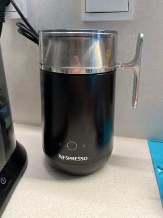 Barista Nespresso espumador de segunda mano por 120 EUR en Esplugues de  Llobregat en WALLAPOP