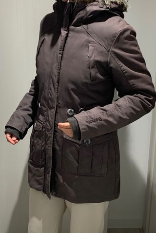 Abrigo Bench de segunda mano por 23 EUR en Colonia Covibar en WALLAPOP