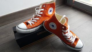 Converse bota naranjas de segunda mano por 40 EUR en Albacete en WALLAPOP