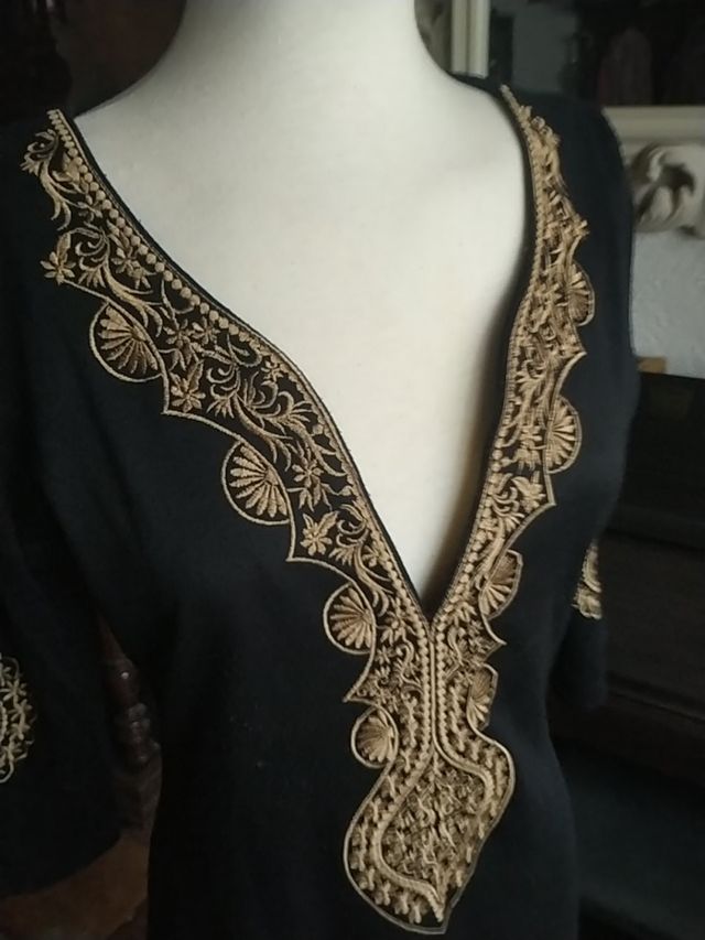 VESTIDO DE INVIERNO DE LYCRA BORDADO