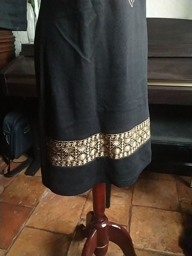 VESTIDO DE INVIERNO DE LYCRA BORDADO