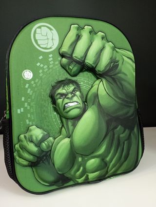 Mochila infantil Hulk. NUEVA de segunda mano por 13,5 EUR en Parla en  WALLAPOP